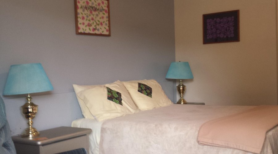 traditional 1 queen room
