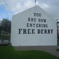 Ein Teil des Monument to Local IRA Dead