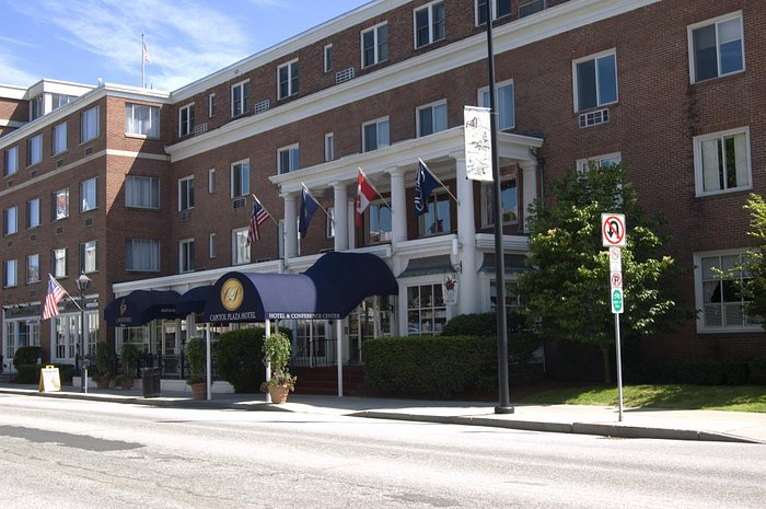 Capitol Plaza State Street Entrance