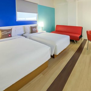 Urban Deluxe Room Twin Size Bed