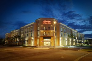 Hampton Inn & Suites Vero Beach Downtown in Vero Beach, image may contain: Hotel, Street, City, Office Building