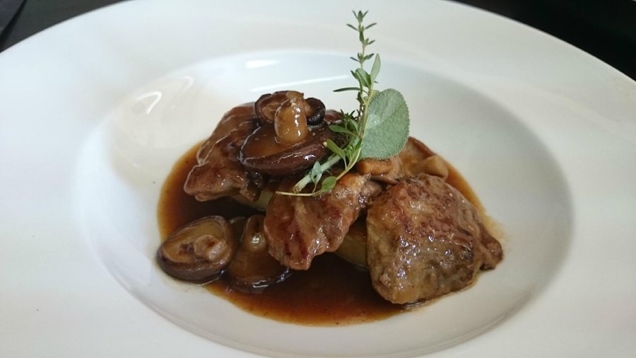 Carrilleras de cerdo con salsa de setas