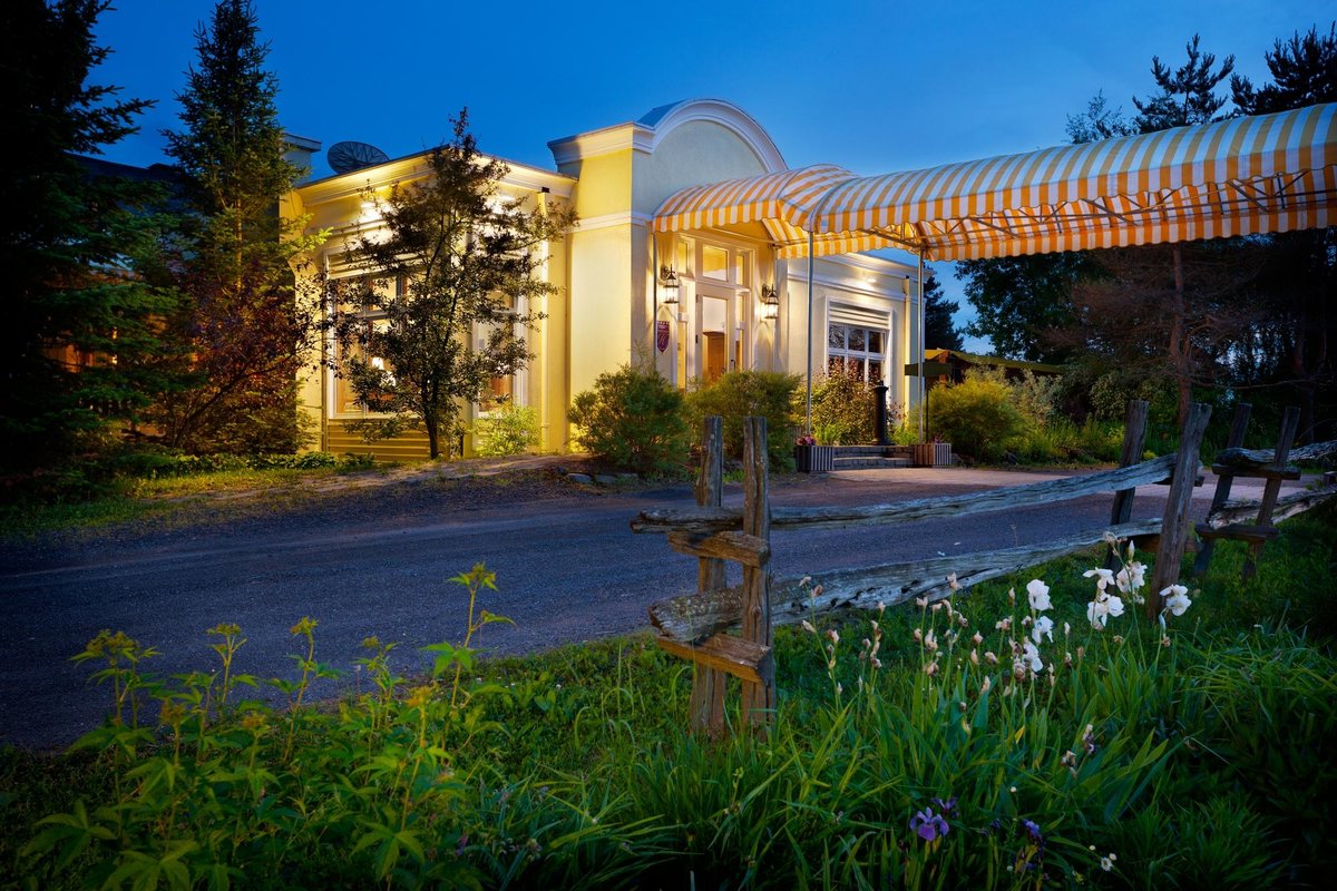 THE 10 BEST Sutton Hotel Deals (Jun 2022) - Tripadvisor
