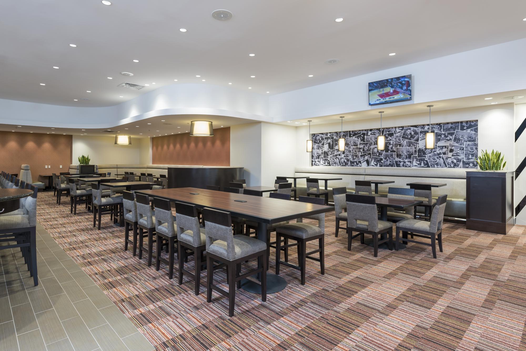 Hotel photo 30 of DoubleTree by Hilton Hotel Grand Rapids Airport.