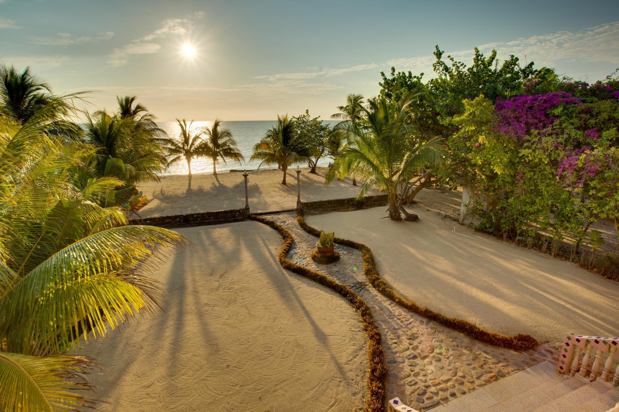 Coconut Row Boutique Hotel & Resort by null