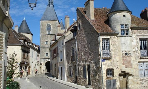 La boutique principale est à AVALLON