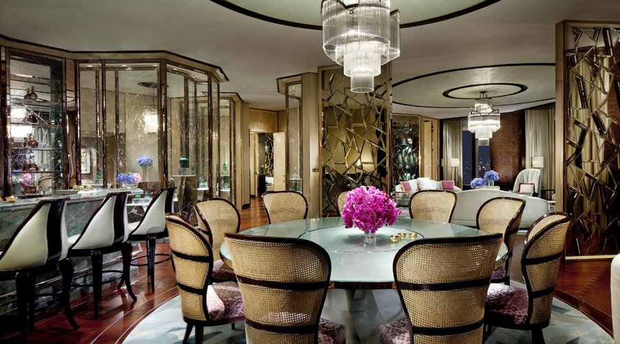 Ritz-Carlton Suite - overall