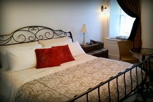 Room & Suite