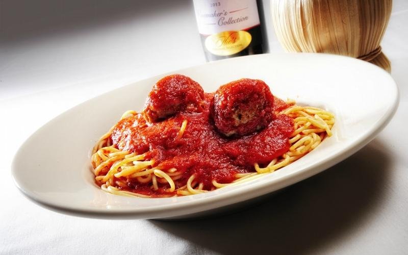 Spaghetti & Home-Made Meatballs with Ilio's Famous House Sauce