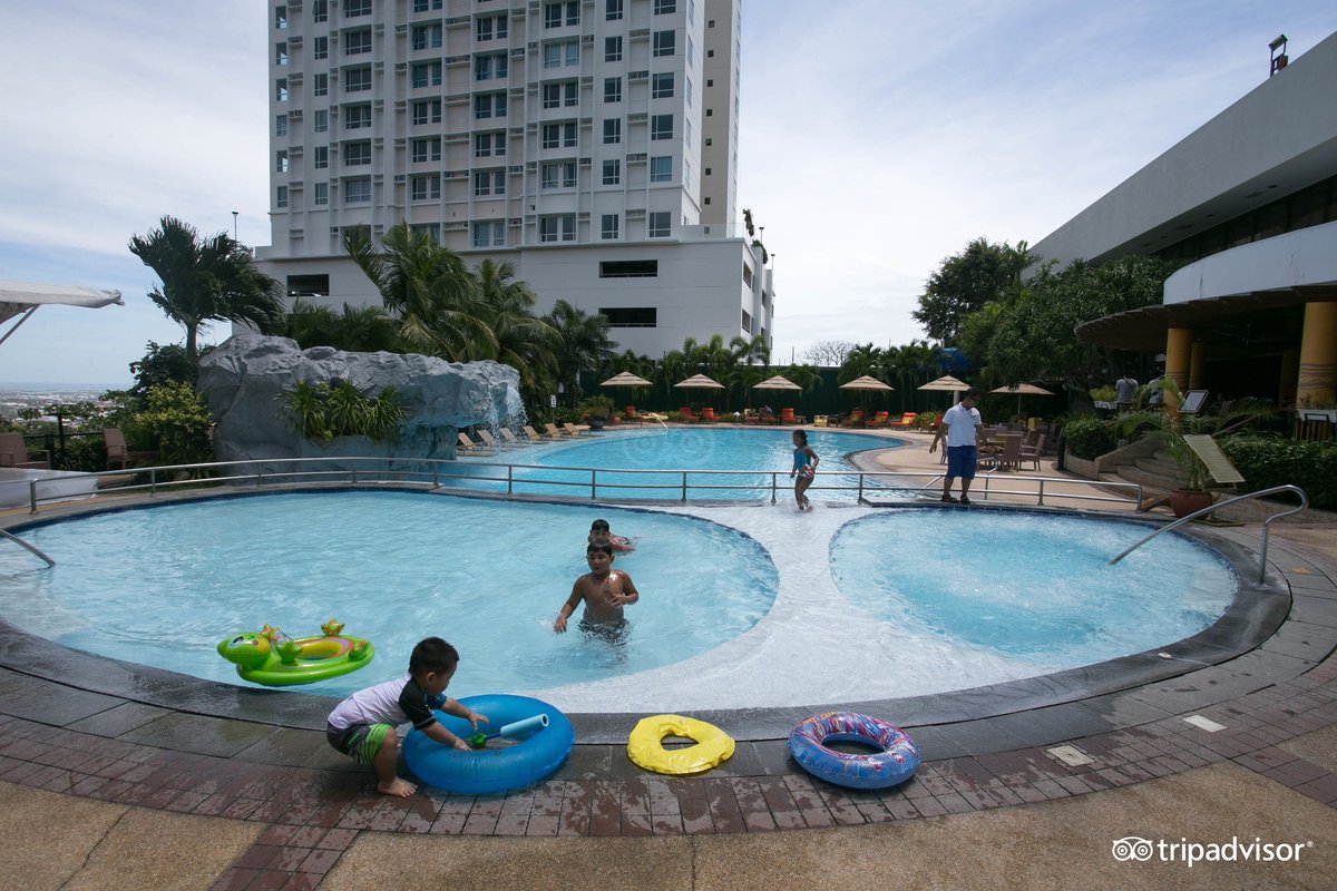 Marco Polo Plaza Cebu Pool: Pictures & Reviews - Tripadvisor