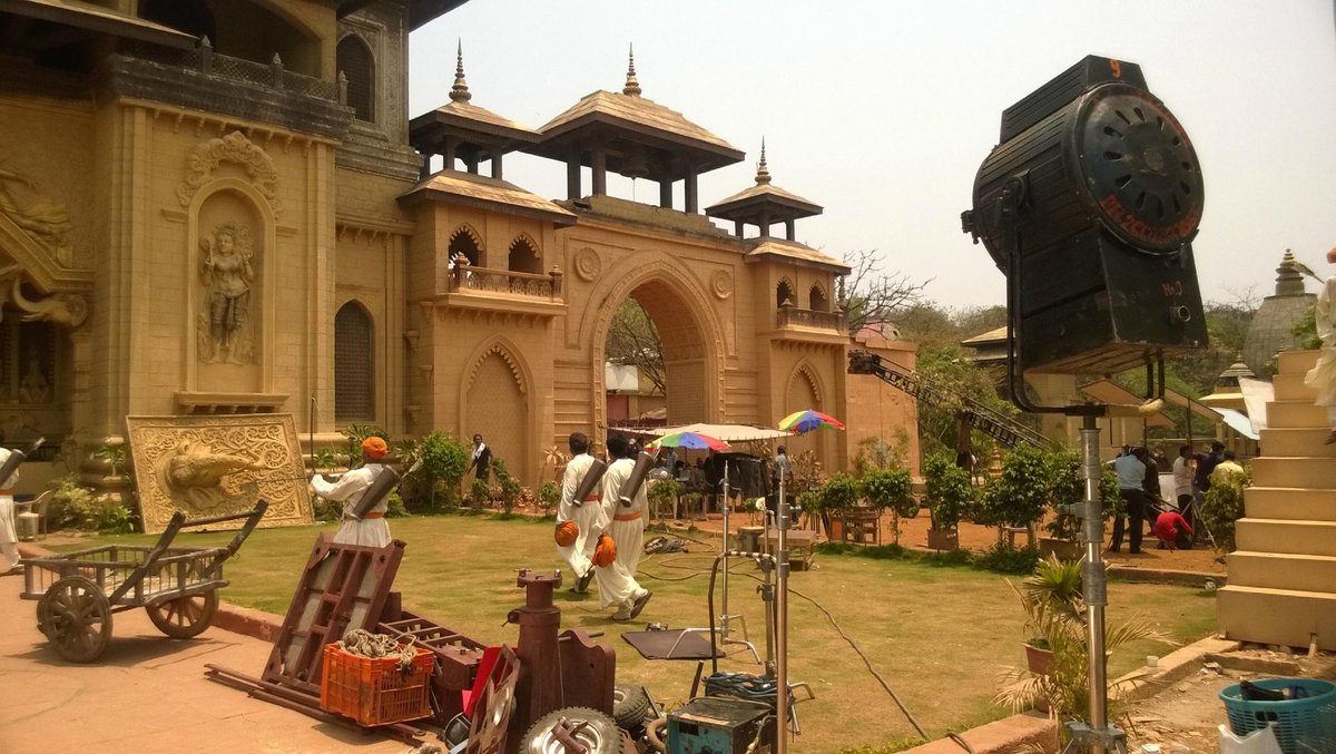 Visit Bollywood Filmcity in Mumbai