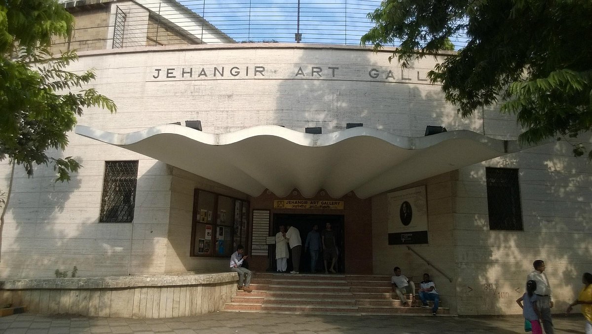 tourist places near jehangir art gallery mumbai