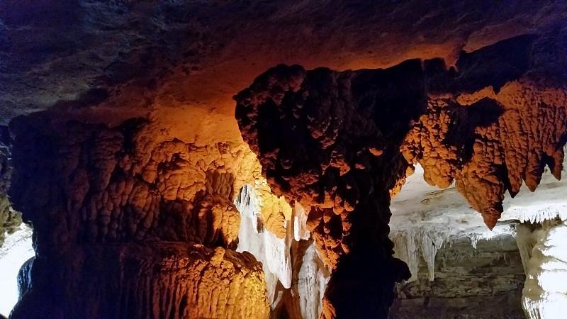 Fantastic Caverns image