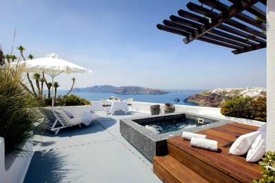 Hotel photo 3 of Ikies Santorini.