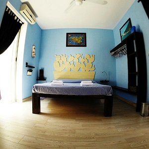 Camera da letto blu matrimoniale con bagno