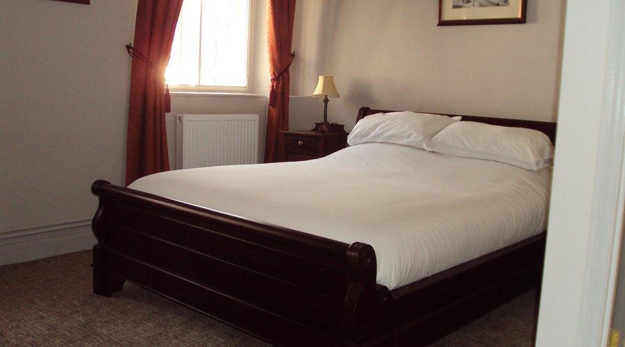 King size bed in room 2