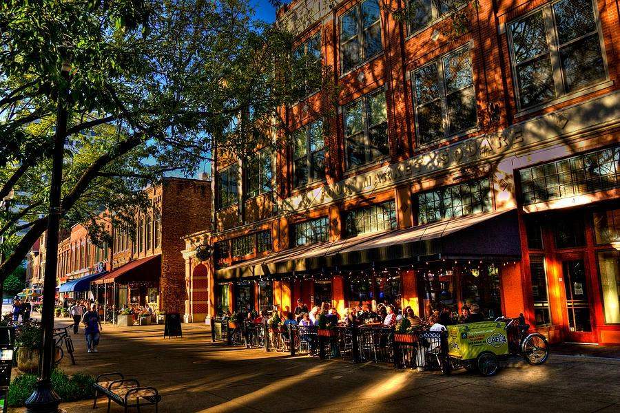 Knoxville%27s+Historic+Market+Square+Revitalized+with+New+Eateries+and+Shops