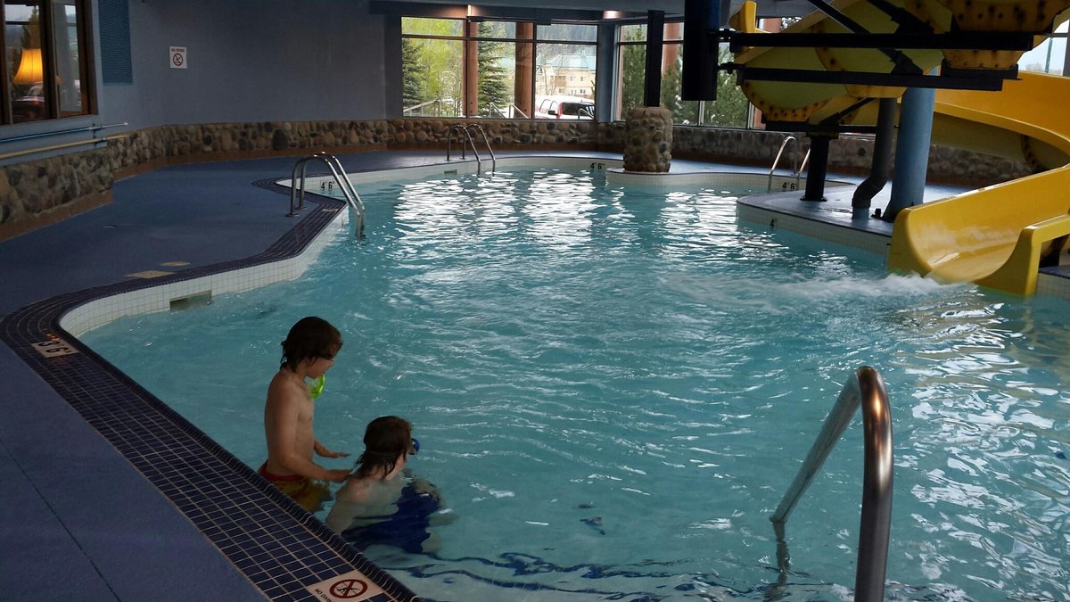 Fernie Stanford Waterslide Resort Restaurant: Pictures & Reviews ...