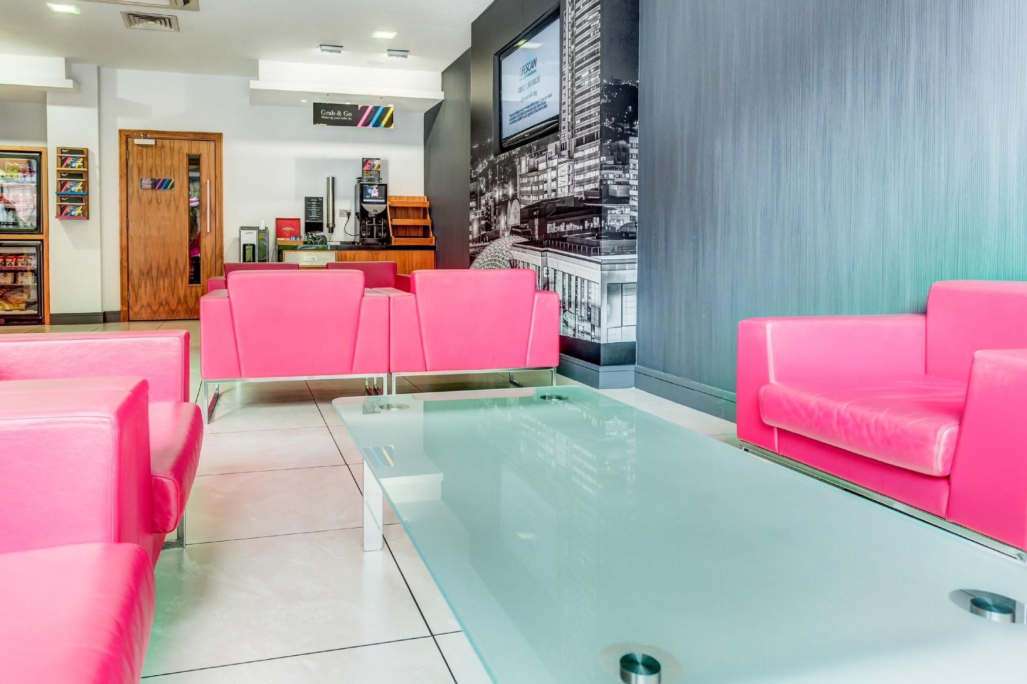 Roomzzz Aparthotel Leeds by null