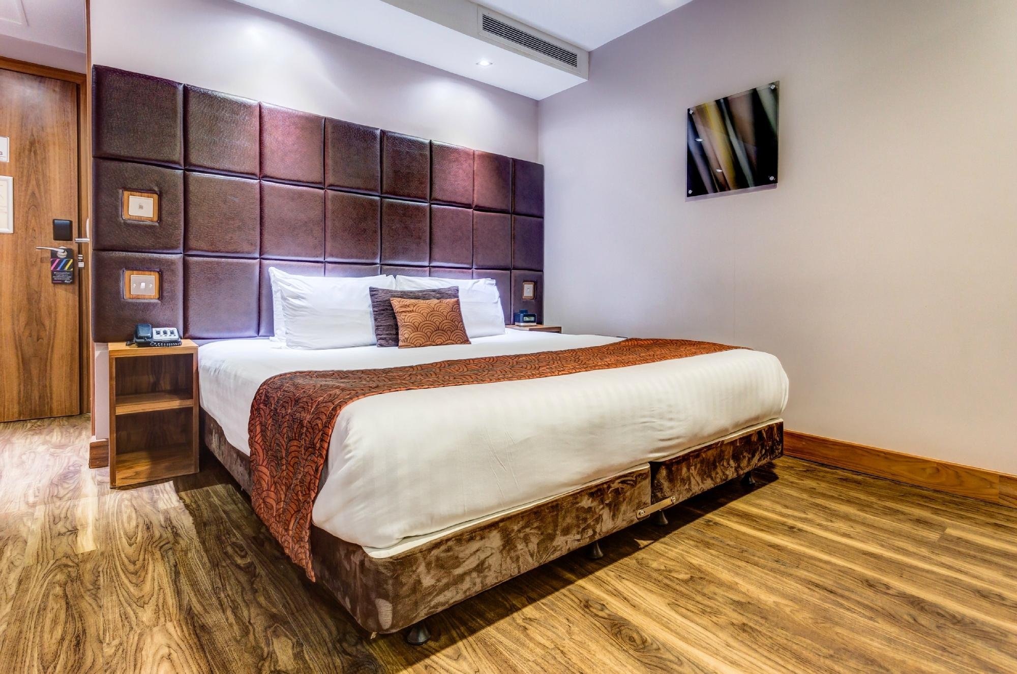 Roomzzz Aparthotel Leeds by null