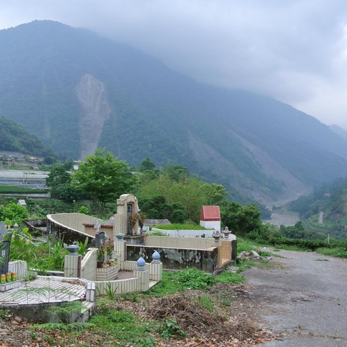Tumpu Daingaz, Xinyi Township