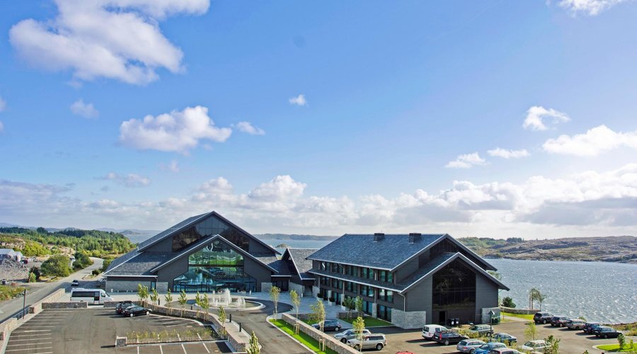 Hotellet ved sjøen