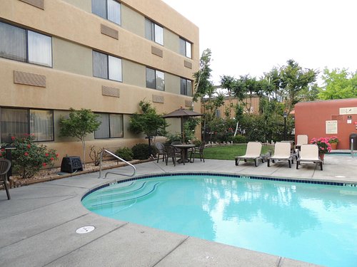 oxford suites redding