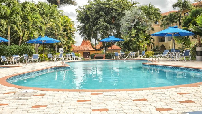 LACOVIA GRAND CAYMAN - Condominium Reviews (Cayman Islands)