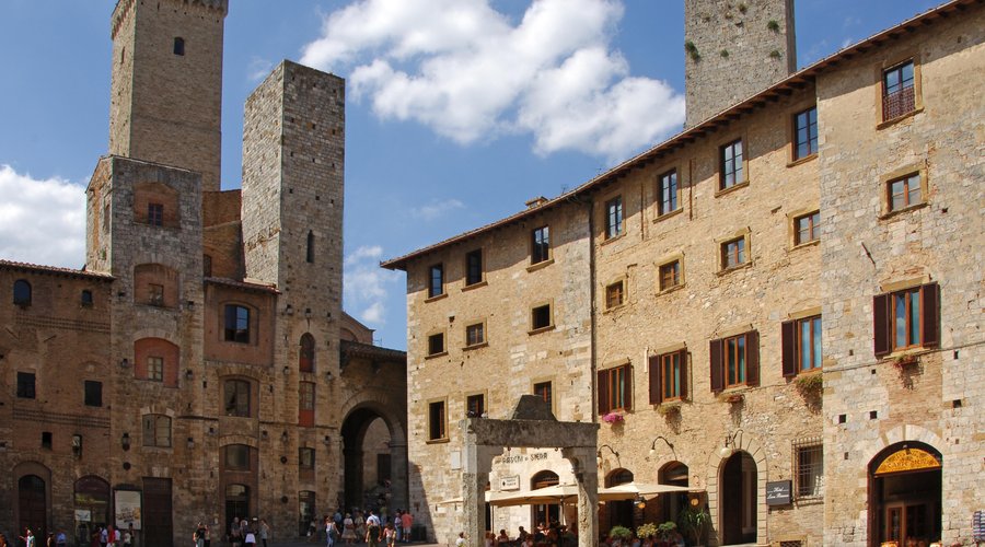 piazza della Cisterna