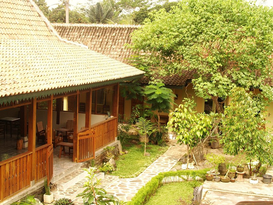 Patio Joglo Picture Of Patio Restaurant By Plataran Borobudur Tripadvisor