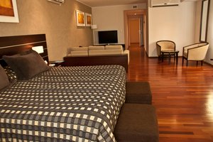 Room & Suite