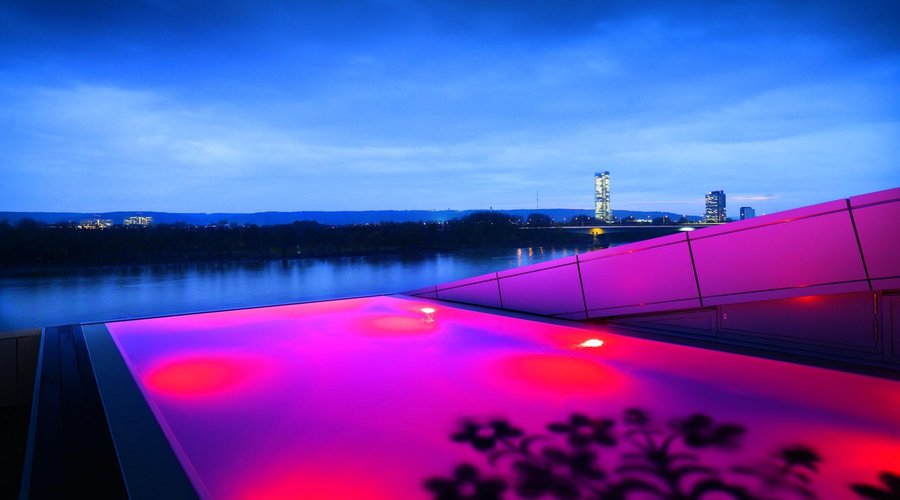 Infinity Pool Kameha Spa