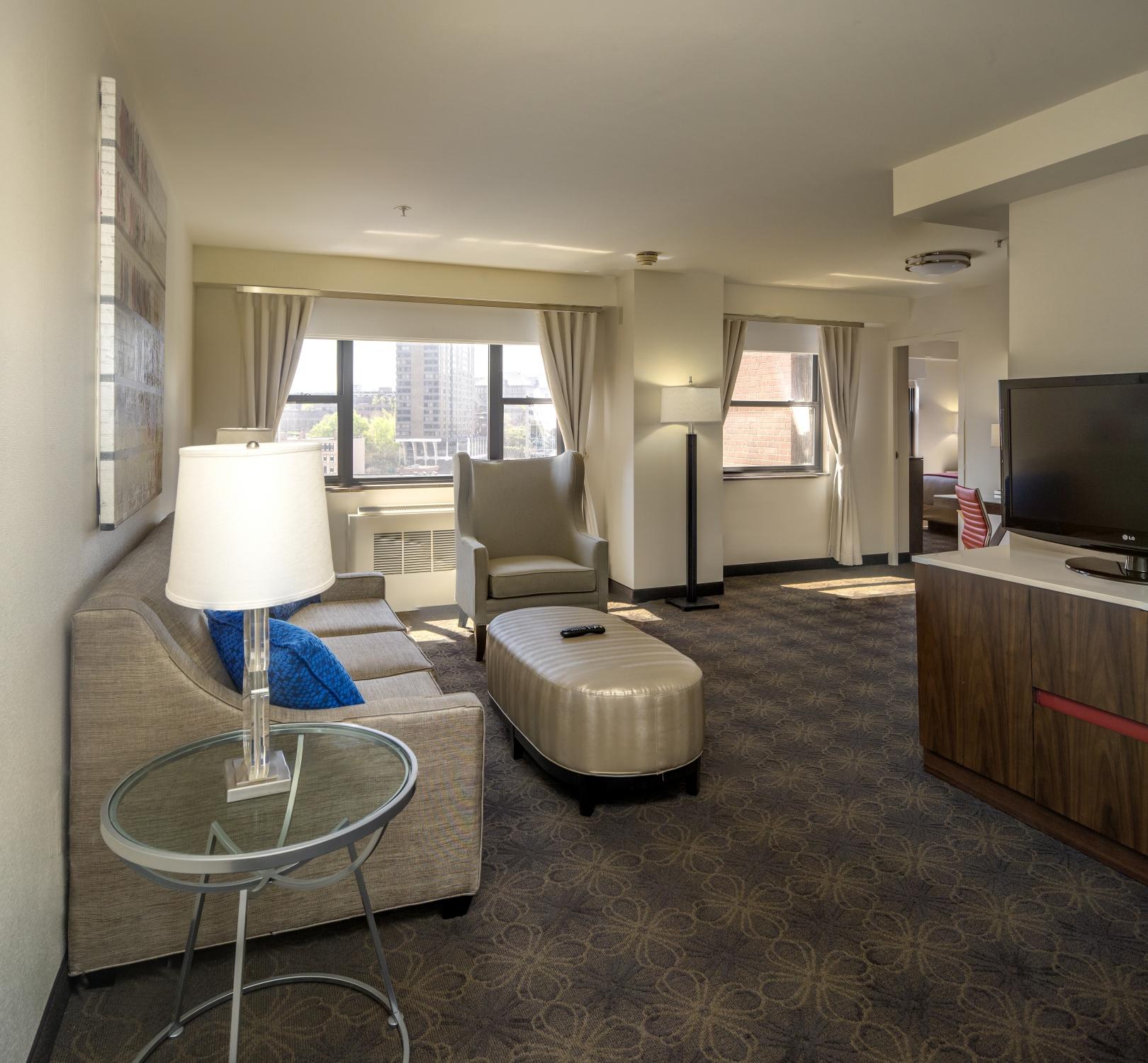 Hotel photo 90 of DoubleTree by Hilton Hotel & Suites Pittsburgh Downtown.