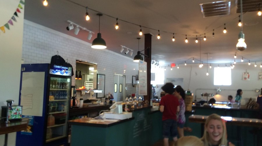 Monuts Donuts