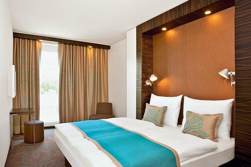 Motel One Hamburg Altona S Hotel Reviews Germany - French Country Bedroom Decorating Ideas On A Budget Hamburg
