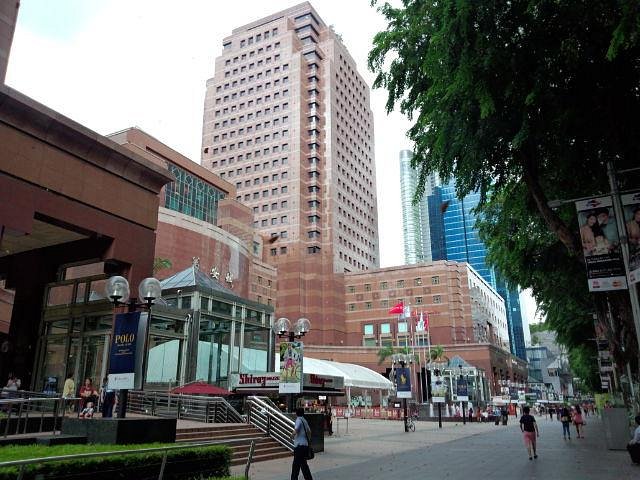 File:Ngee Ann City shopping mall, Singapore (4447855305).jpg
