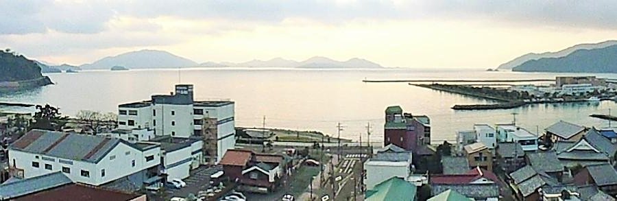 部屋から見える小浜湾