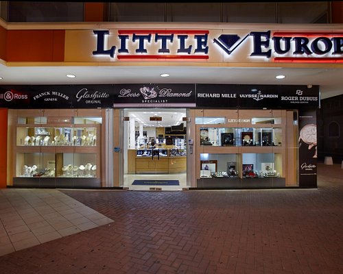 Aruba's Best Clothing & Shoe Stores