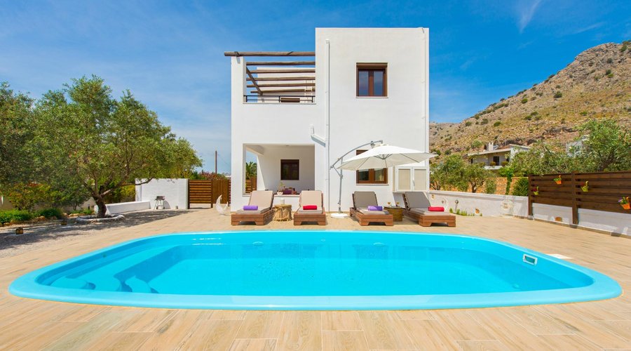 Melfe villa with private pool