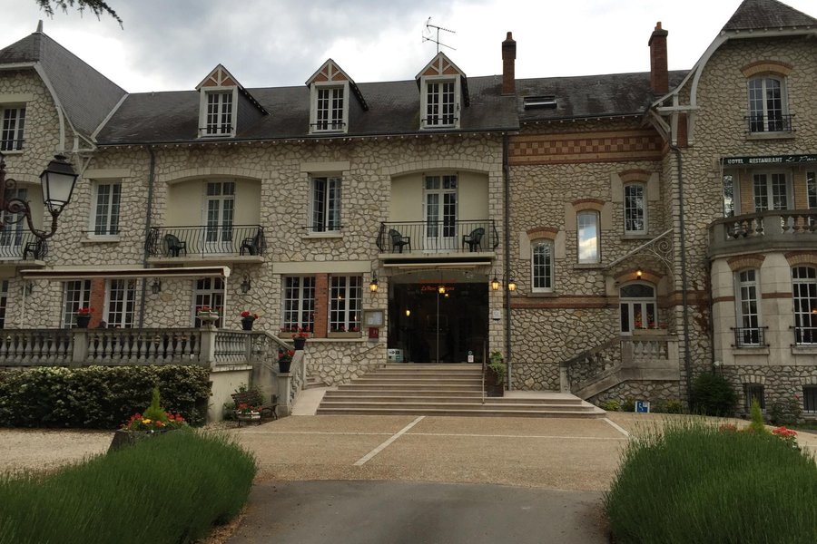 Hôtel Logis LE PARC SOLOGNE (Hotel Logis LE PARC SOLOGNE, Salbris) - 호텔 리뷰 & 가격 비교