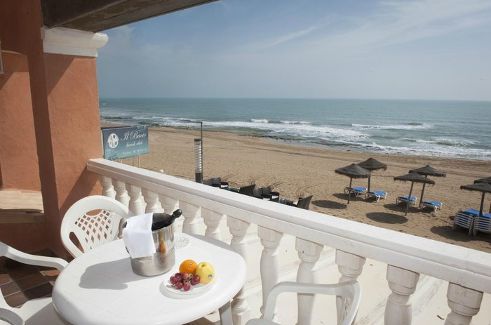 LLOYDS BEACH CLUB APARTHOTEL $61 ($̶7̶9̶) - Updated 2023 Prices &  Condominium Reviews - La Mata, Spain