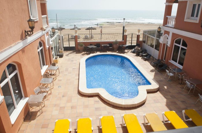 LLOYDS BEACH CLUB APARTHOTEL $61 ($̶7̶9̶) - Updated 2023 Prices &  Condominium Reviews - La Mata, Spain