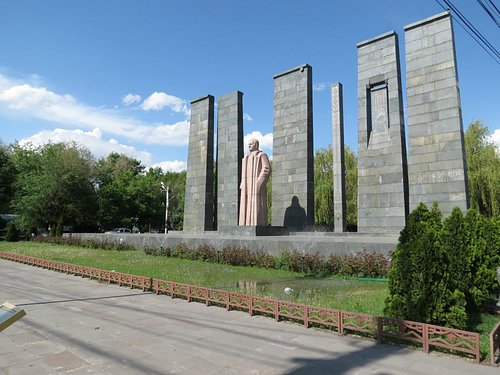 Памятники и мемориалы в Армении и Ереване
