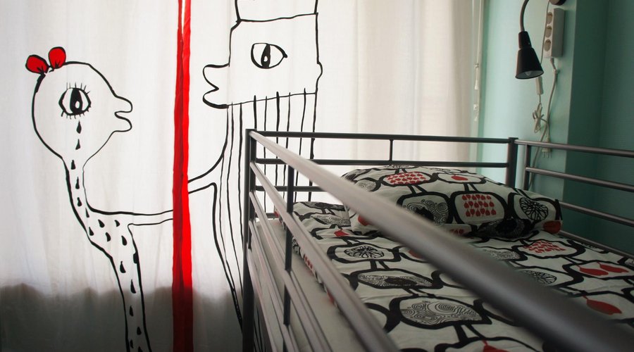 6-bed dorm rom