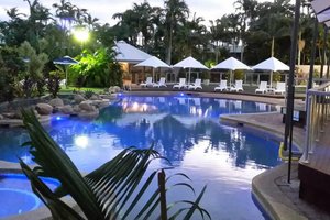 Pool & Beach