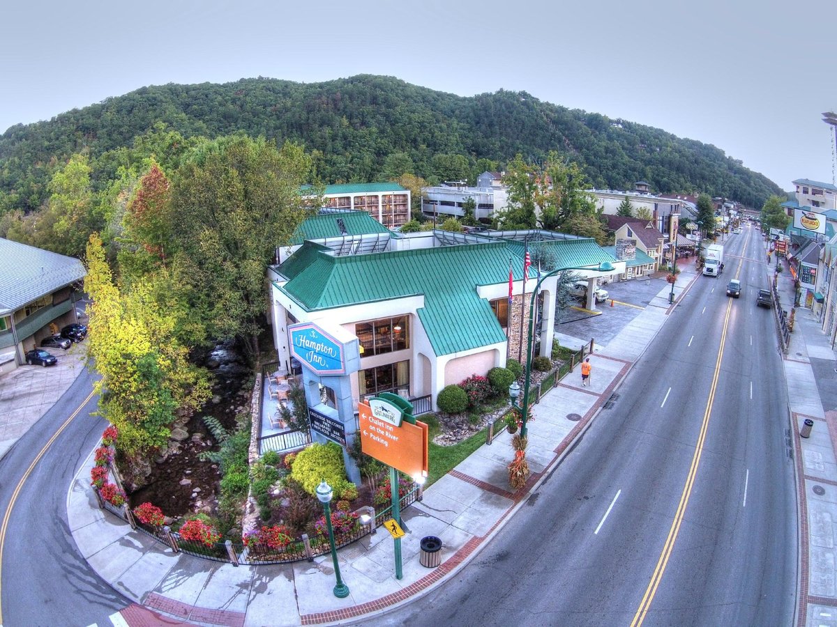 HAMPTON INN GATLINBURG 148 (̶2̶1̶2̶) Updated 2022 Prices & Hotel