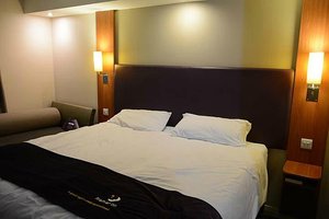 Room & Suite