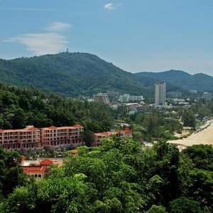 Centara Grand Beach Resort Phuket, hotel in Karon