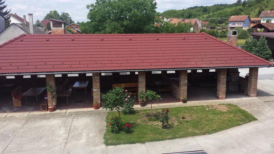 Il fantistico portico per pranzare all'aperto