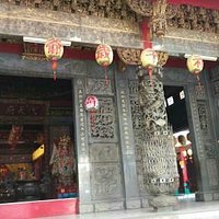莊嚴威武的山門